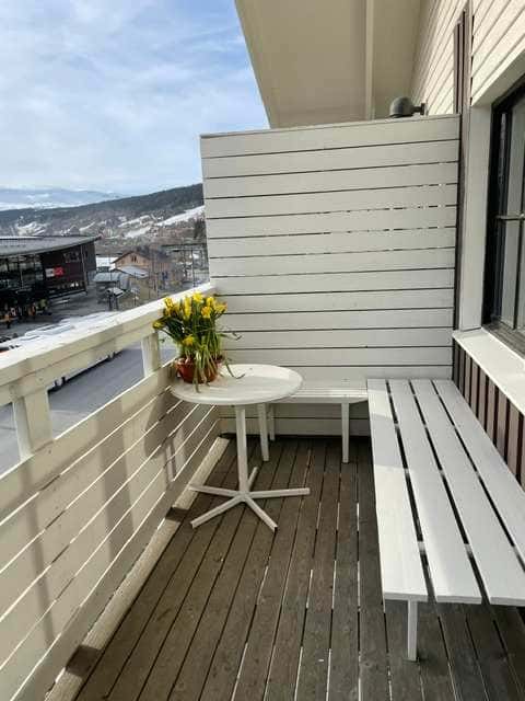 Apartment in Åre near ski lifts with private sauna, balcony, ski storage and parking