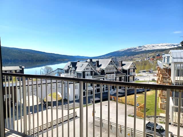 Apartment in central Åre near ski lifts, village square and restaurants, sleeps 4