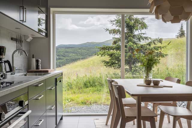 Modern villa i Årekläppen, Åre med sjö- och fjällutsikt, bastu och öppen spis