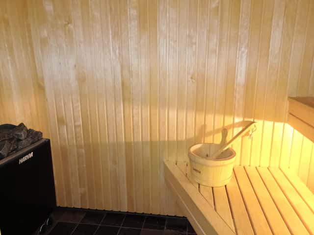 Ski-in/ski-out family apartment in Sadeln with sauna, indoor fireplace and south-facing patio