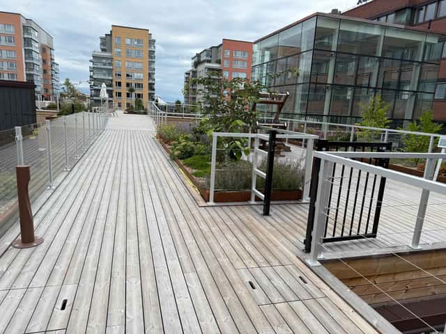 Modern studio interior in Kungsholmen, private balcony for coffees, large courtyard space