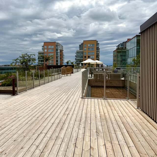 Modern studio interior in Kungsholmen, private balcony for coffees, large courtyard space