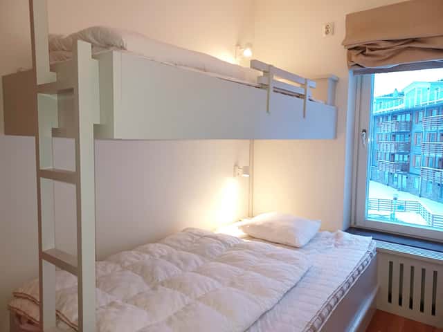 Ski apartment near Åre Square with private sauna, three bedrooms, ski storage and garage parking