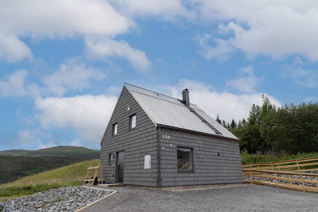 Modern villa i Årekläppen, Åre med sjö- och fjällutsikt, bastu och öppen spis