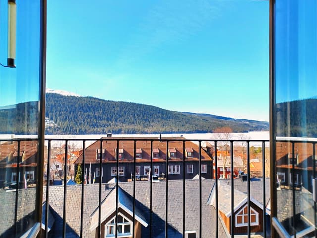 Ljus lägenhet i Åre med sjö- och fjällutsikt, nära Bergbanan och skidområdet