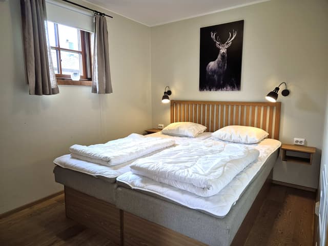 Detached cabin in Åre Strand near the lake with fireplace, patio, and easy walk to Åre slopes and cafés