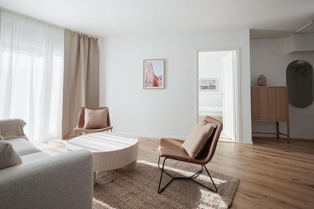 Balkongutsikt från modern SoFo-lägenhet i Södermalm, Stockholmsstad