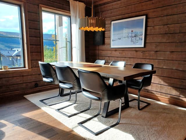 Modern ski-lägenhet i Sadeln med privat bastu, uteplats, skidförråd och två parkeringsplatser