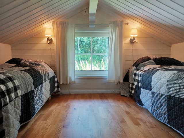 Friliggande stuga i Björnen Älgen, Åre nära skidbacken, med eldstad och sydterrass.