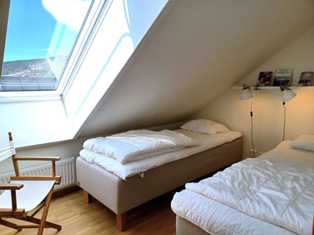 Tvåplanslägenhet i centrala Åre nära liftar, med matplats med sjöutsikt och flexibla sängar