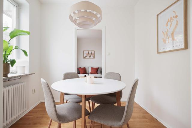 Studiointeriör, pentry, mysigt allrum, lokala kaféer och butiker i närheten, Sundbyberg