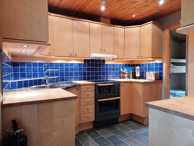 Semi-detached apartment in Björnen near ski lift and slopes, with south-facing patio and open living space