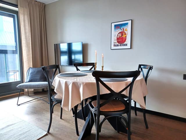 Compact apartment in Åre with enclosed balcony, outdoor parking and EV charging near town centre