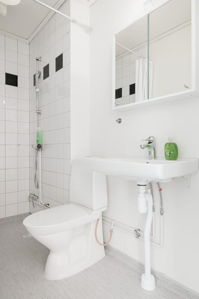 Ljust studiointeriör i St. Eriksplan nära Rörstrandsvägen.
