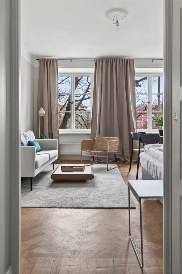 Cozy studio interior in St. Eriksplan, Stockholm, located in a historic building.