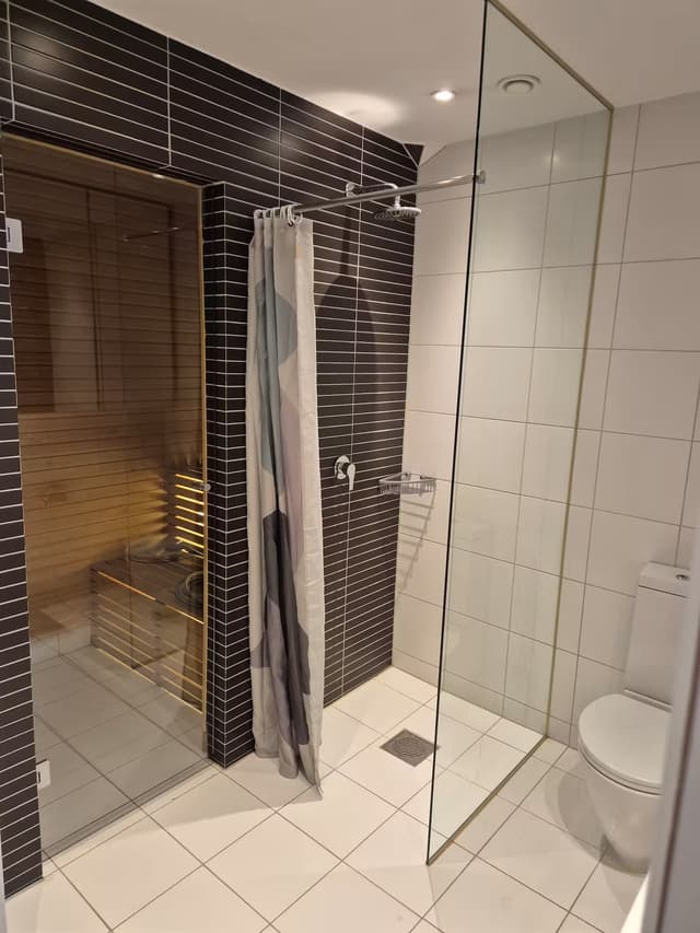 Modern lägenhet i Åre by med privat bastu, golvvärme, fri parkering och skidförråd