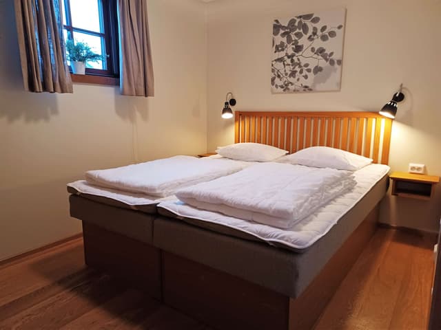 Detached cabin by the lake in Åre Strand with patio and fireplace, close to ski slopes and village centre