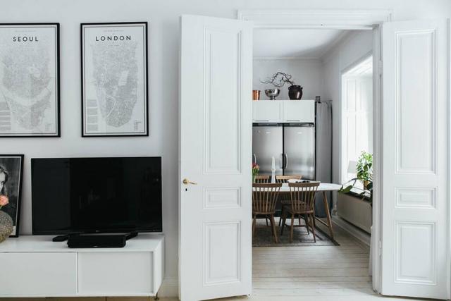 Rymligt vardagsrum i lägenhet i Vasastan, Stockholm