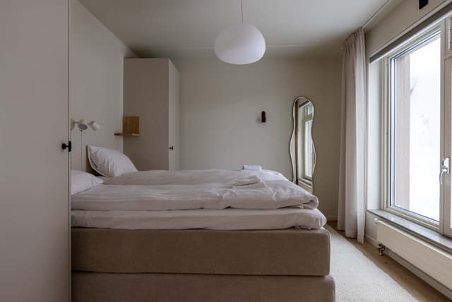 Tvårummare i skidort med egen bastu och skidförråd