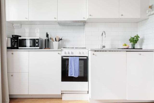 Modern kitchen in Stockholm apartment near Södermalm