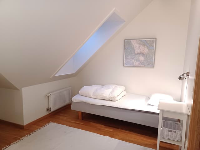 Tvåplans lägenhet högst upp i centrala Åre nära liftar, med bastu, skidförråd och garageplats