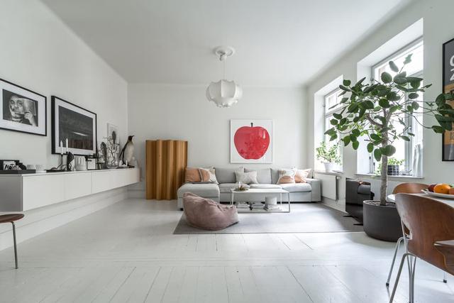 Two-bedroom apartment with private balcony overlooking courtyard in Vasastan, Stockholm