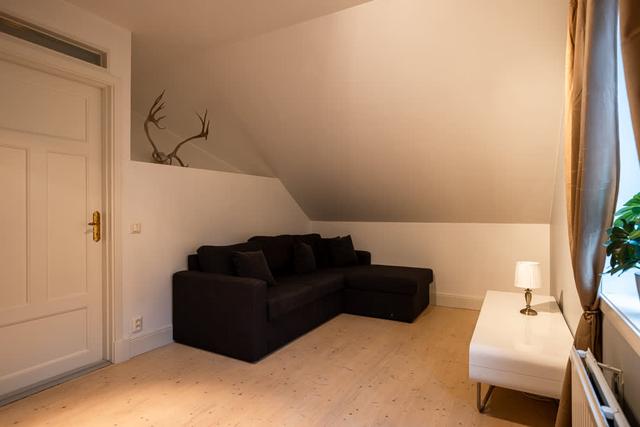 Åre skidhus exteriör, vy från balkong, bastu interiör, privat parkering