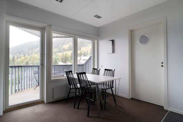 Cozy Åre apartment with ski-in/ski-out access and stunning views.