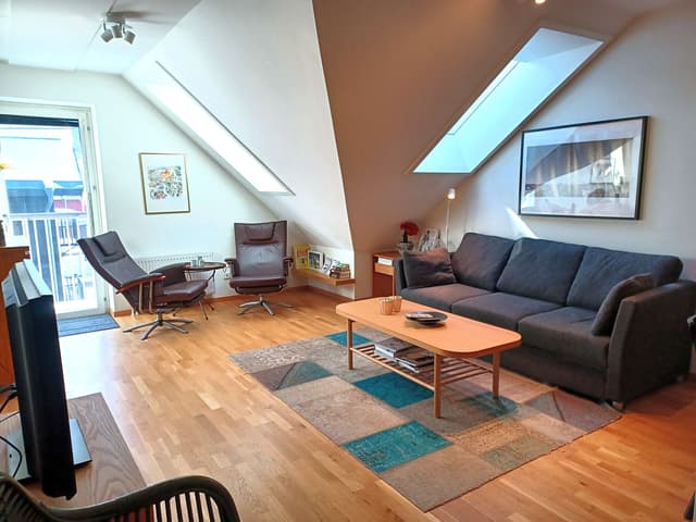 One-bedroom apartment in central Åre near ski lifts, square and restaurants, with balcony and garage parking