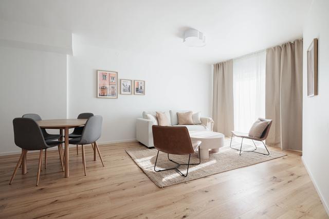 Balkongutsikt från modern SoFo-lägenhet i Södermalm, Stockholmsstad