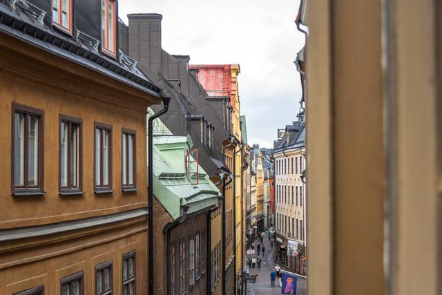 Mysig vardagsrumsdel med skandinavisk design i Gamla Stan