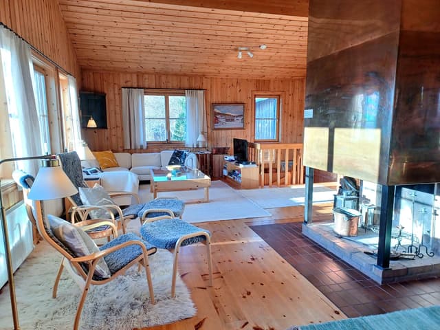 Fristående hus i två plan i Åre med privat bastu, balkong och uteplats i söderläge