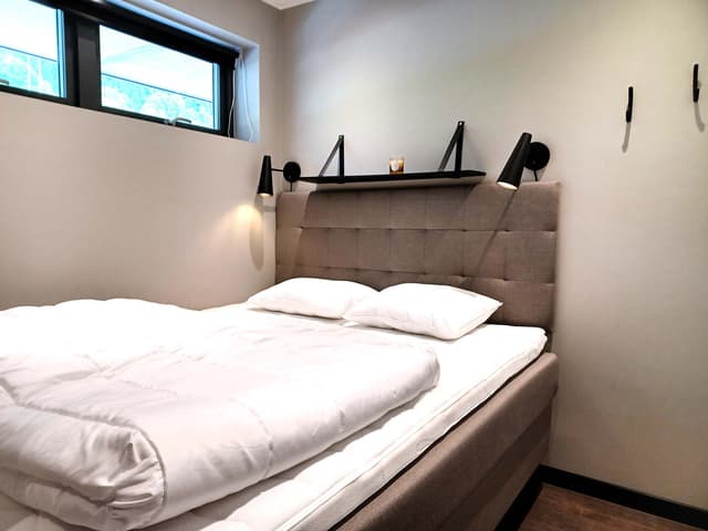 Inglasad balkong i söderläge med fjäll- och Åresjöutsikt, studio på våning 4 i View Åre nära VM8, Åre