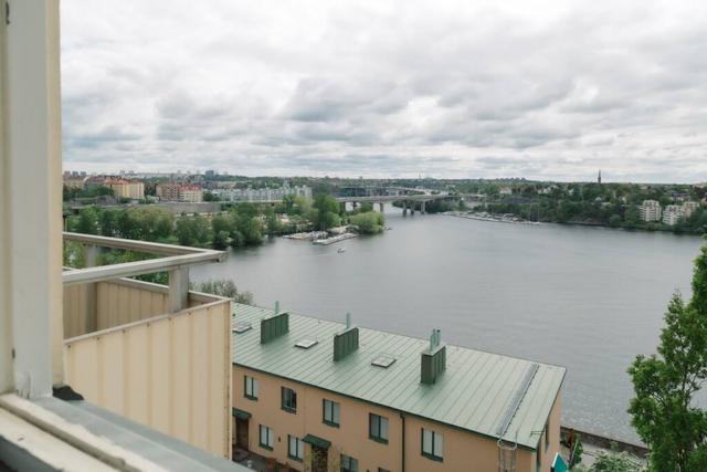 Ledig lägenhet i Stockholm med balkong och utsikt