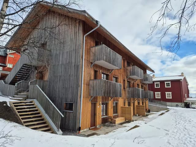 Modern lägenhet i Åre by med privat bastu, golvvärme, fri parkering och skidförråd
