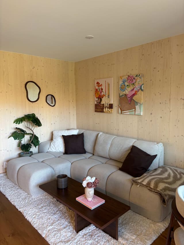 Nybyggd studio med balkong på Kungsholmen i centrala Stockholm, Sverige