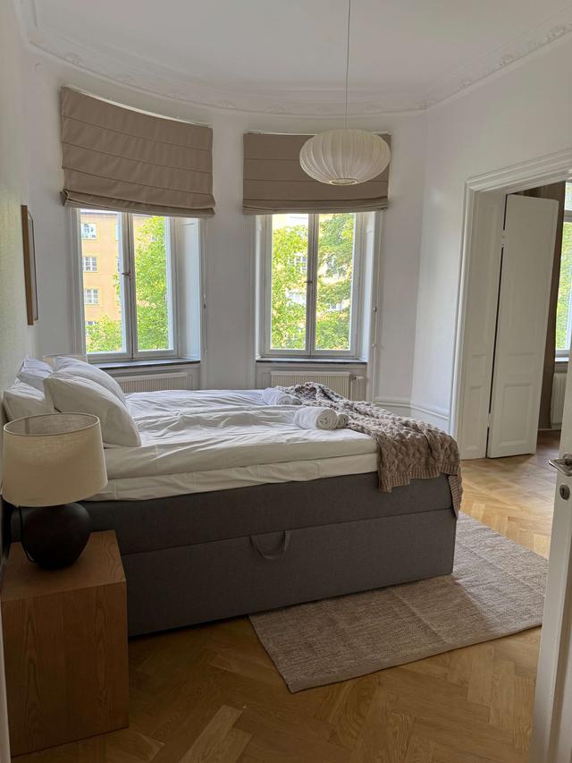 Stilrent vardagsrum i mysig lägenhet på St Eriksplan, Stockholm