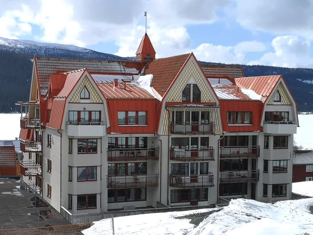 Rymlig lägenhet nära VM8-liften i Åre, Sverige, med privat bastu och skidförvaring