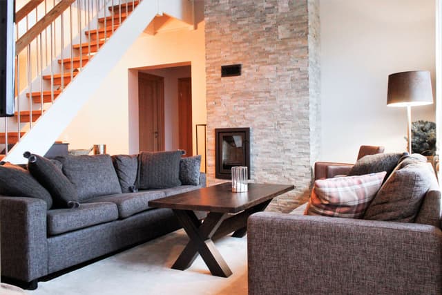 Ski in/ski out-lägenhet i Björnen Sadeln med bastu, eldstad och balkong