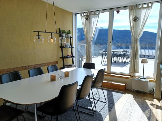 Modern duplex apartment in central Åre with lake view, rooftop terrace and private sauna near ski lifts