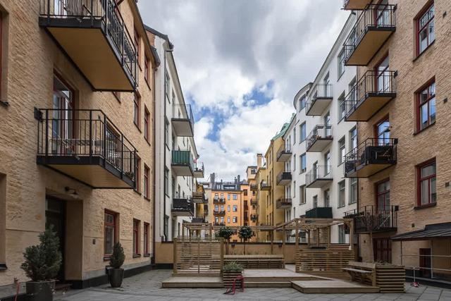 Two-bedroom apartment with private balcony overlooking courtyard in Vasastan, Stockholm