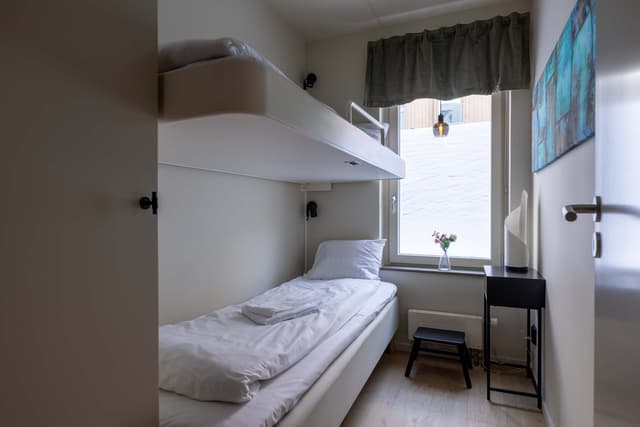 Lägenhetsinteriör i Åre, modernt kök, smart planlösning, två sovrum och egen bastu