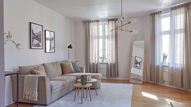 Interiör av ljus tvåsovrumslägenhet i centrala Östersund