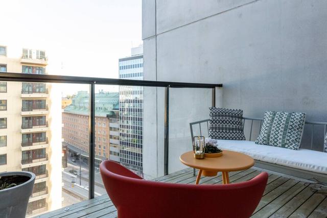Modern lägenhet med balkong i Vasastan, Stockholm