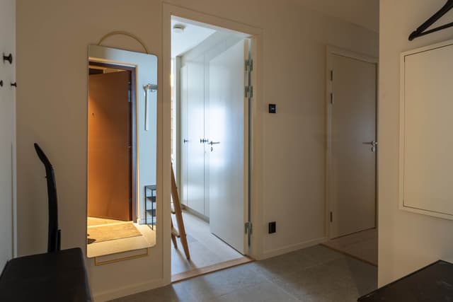 Tvårummare i skidort med egen bastu och skidförråd