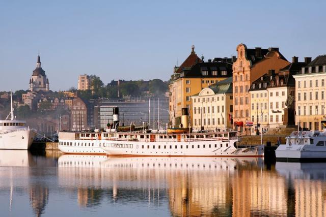 Studiolägenhet i Gamla Stan Stockholm med kokvrå och loftsängar