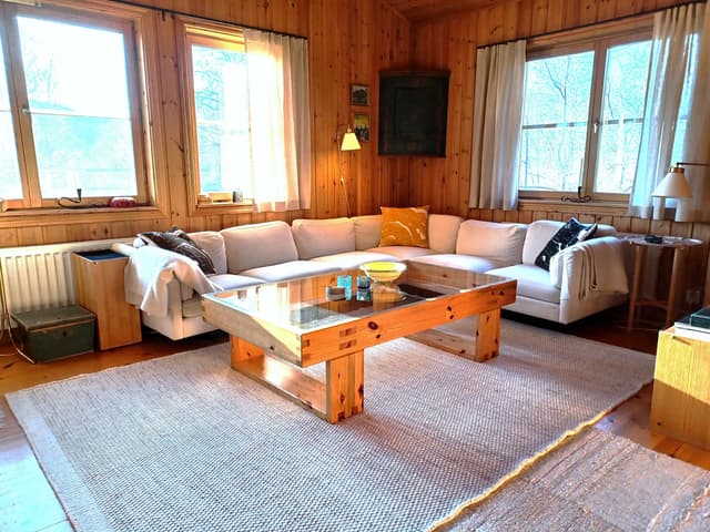 Fristående hus i två plan i Åre med privat bastu, balkong och uteplats i söderläge