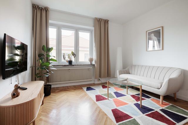Mysig studio i Sundbyberg med utsikt över gröna parker