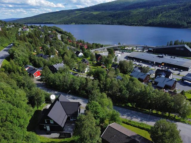 Tvåvåningshus med bergsutsikt i Åre