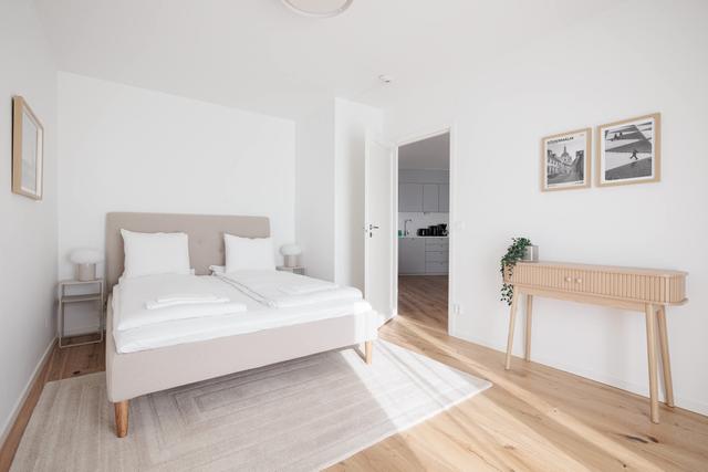 Balkongutsikt från modern SoFo-lägenhet i Södermalm, Stockholmsstad